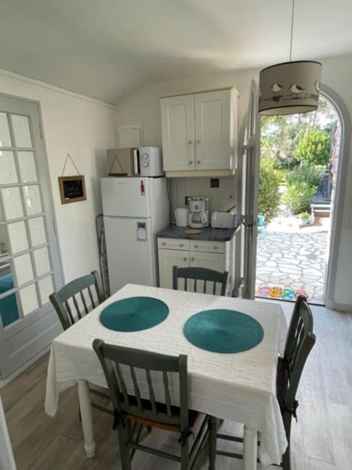Villa Adorable Petite Maison A 400M De La Mer Saint-Georges-de-Didonne Exterior foto