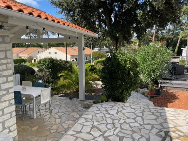 Villa Adorable Petite Maison A 400M De La Mer Saint-Georges-de-Didonne Exterior foto